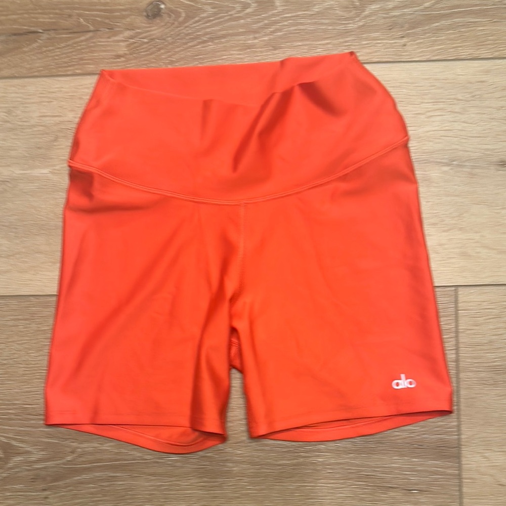 ALO Yoga 5” Women's Red/Orange High-Waist Shorts